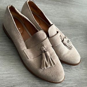 Tan Leather Loafer with Tassels